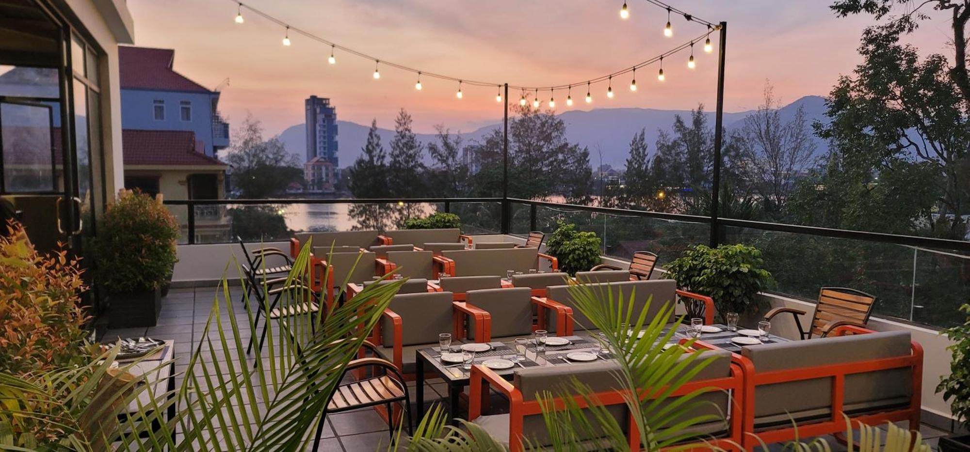Park Inn Boutique And Hostel كامبوت المظهر الخارجي الصورة