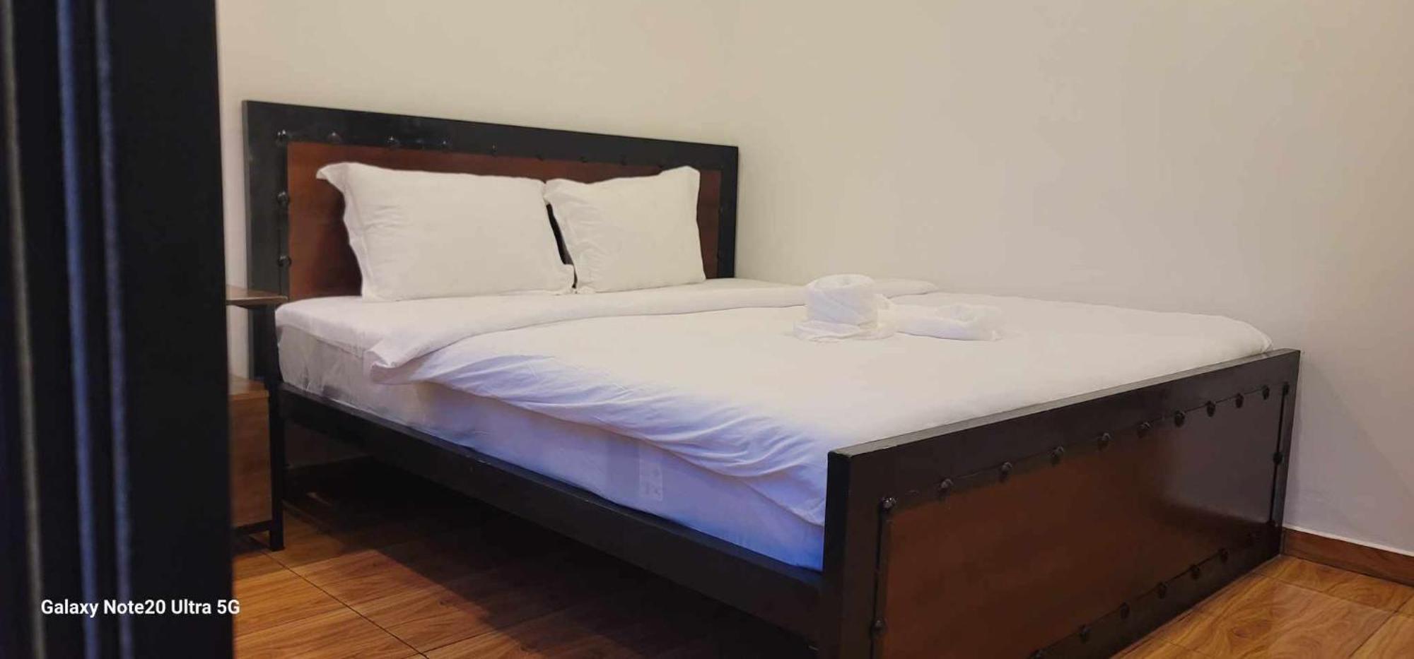 Park Inn Boutique And Hostel كامبوت المظهر الخارجي الصورة